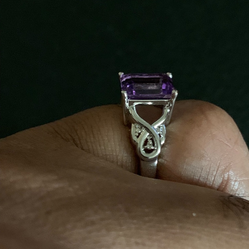 Ring - Picture 2 of 6